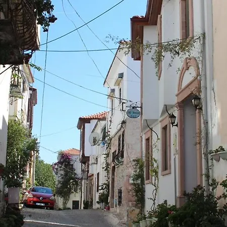 Nil House Bed & Breakfast Ayvalik